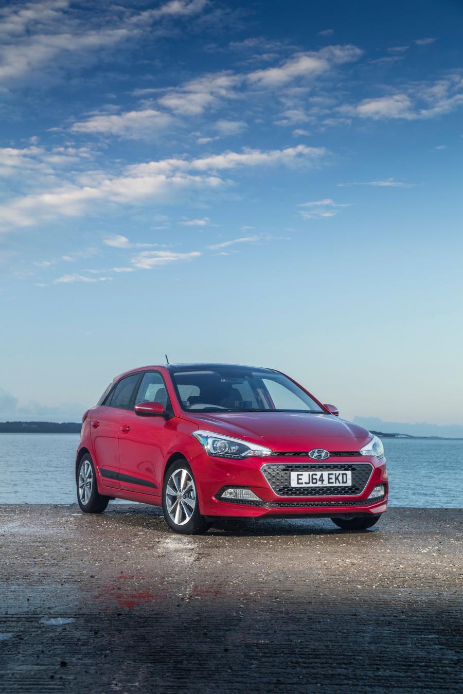  Hyundai i20 2015 года  (UK) (фото 3 из 24)